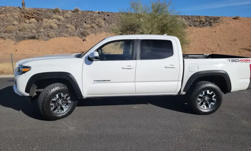 Toyota Tacoma 2016 | Golden Age King Rentals